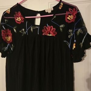 Emi & Joe Black Embroidered Peasant Top Sz Medium
